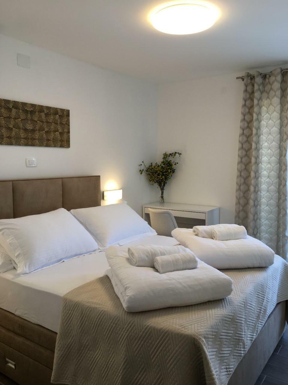 Holiday Hvar Lux Басина Экстерьер фото